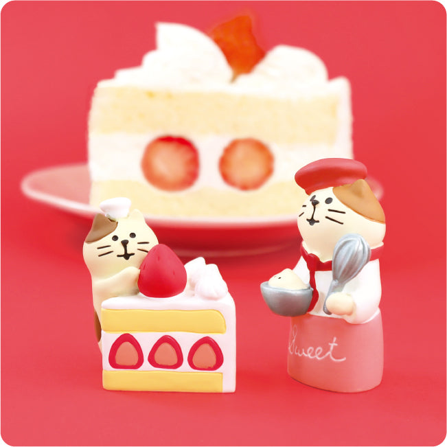 Concombre Strawberry Cake Fair Patissier Cat Figurine — product image 4
