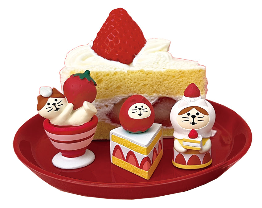 Concombre Strawberry Cat Daruma Shortcake Figurine — product image 5