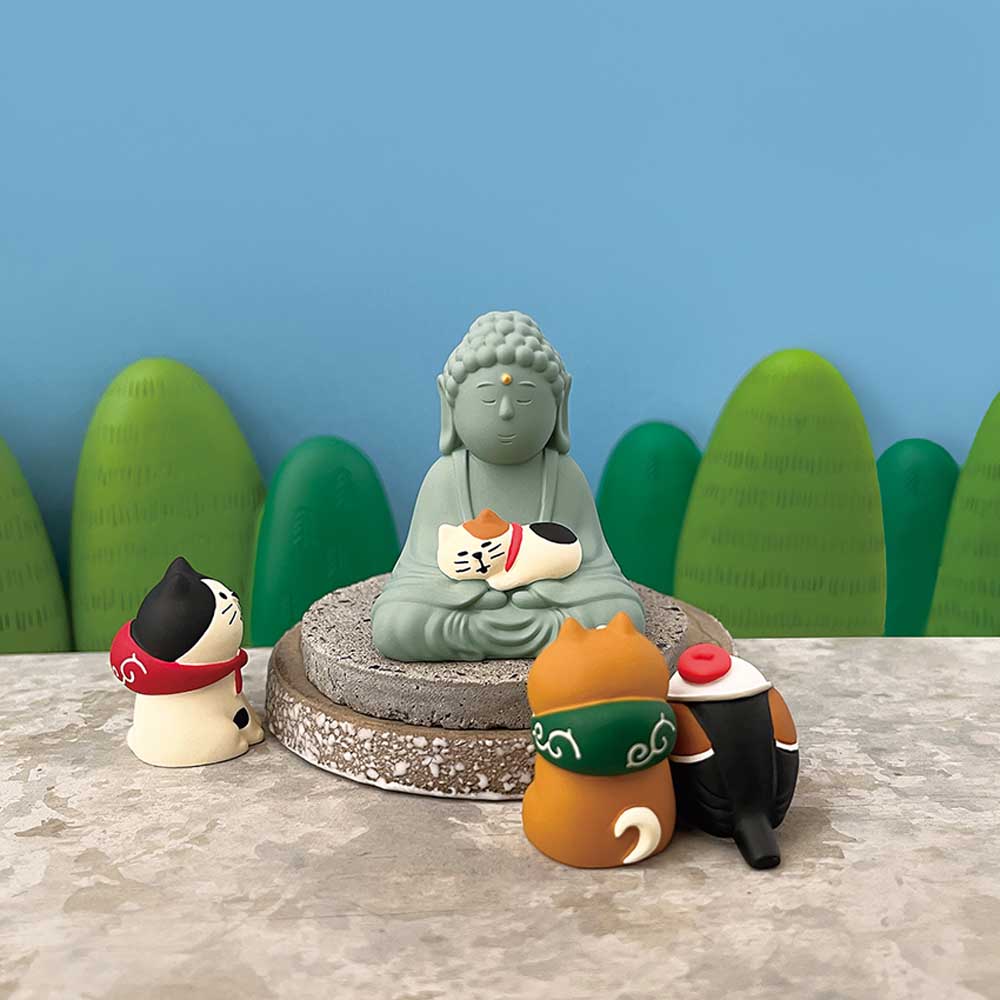 Concombre Tabineko Kitten and Great Buddha Figurine — product image 2