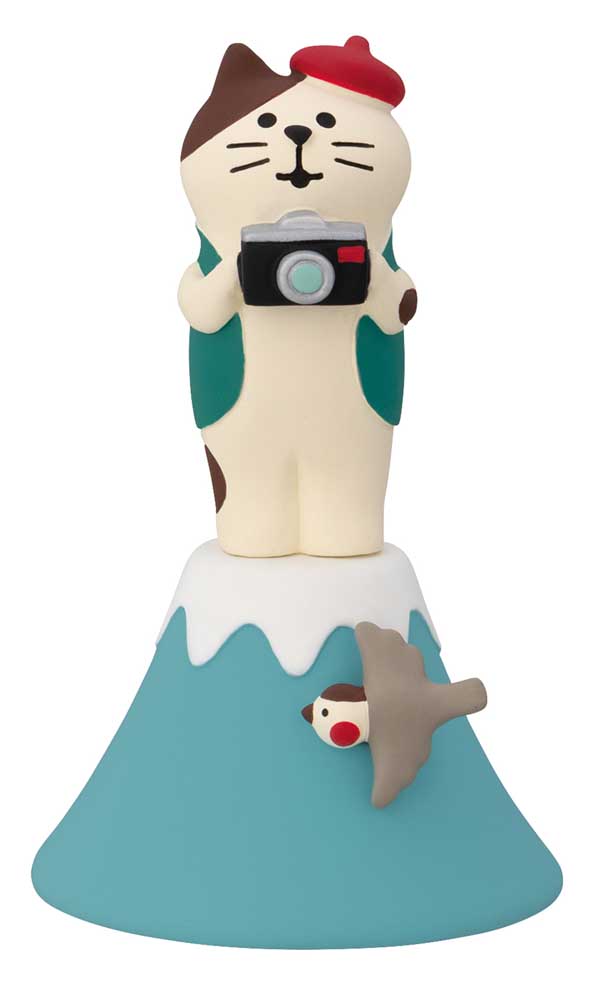 Concombre Tabineko Mt. Fuji Climbing Cat Figurine, Camera