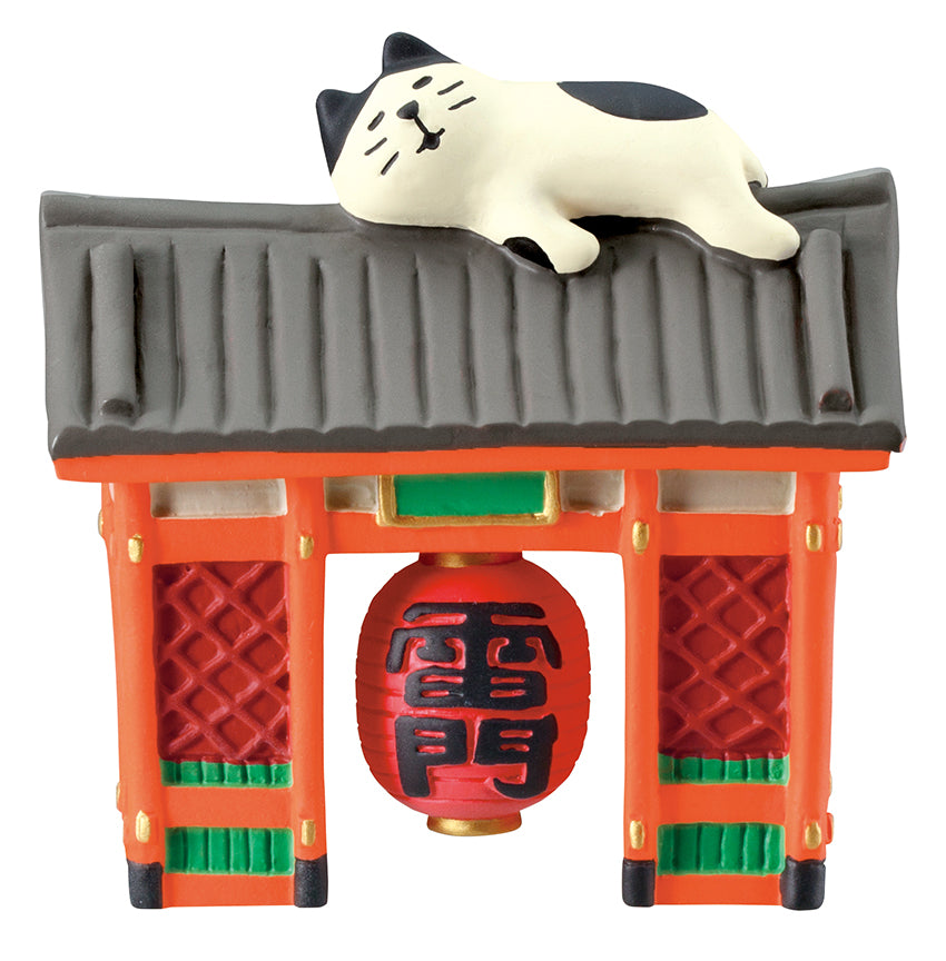 Concombre Tabineko Tokyo Asakusa Kaminarimon Dozing Cat