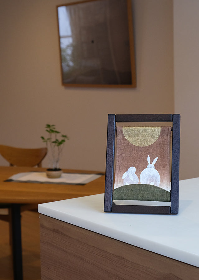 Koyomi Linen Art Frame, Rabbit Couple — product image 2