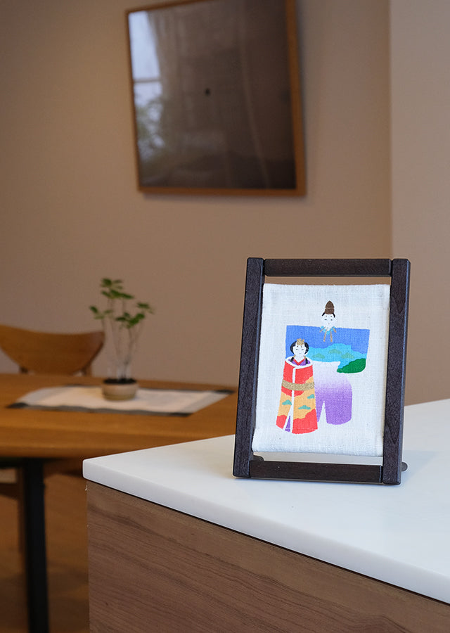 Koyomi Linen Art Frame, Standing Hina Dolls — product image 2